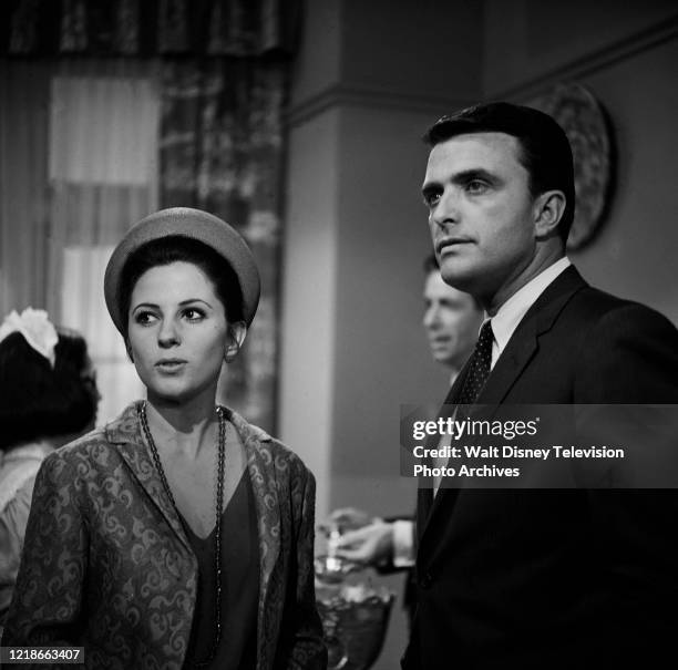 987 Barbara Parkins Photos & High Res Pictures - Getty Images