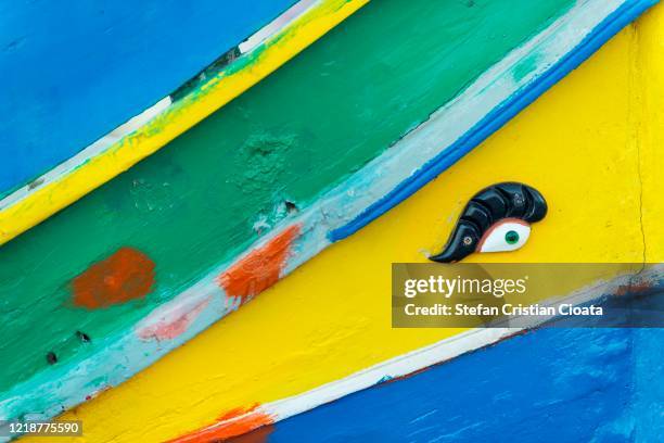 the eye of traditional maltese boat (luzzu) malta, europe - maltese islands stockfoto's en -beelden