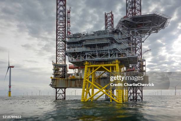222 Oil Rig Helipad Stock Photos, High-Res Pictures, and Images - Getty ...