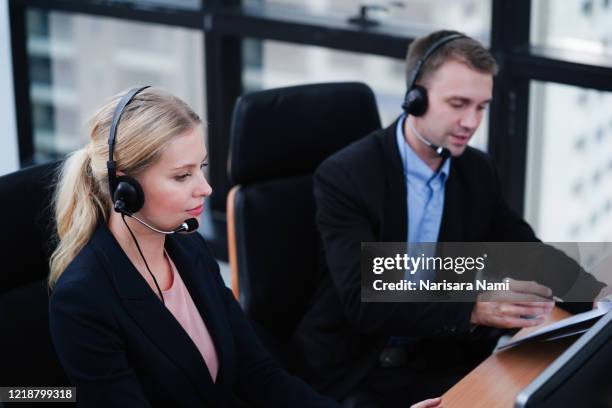 Command Center Call Examples Call Center Command Center Photos et images de collection - Getty Images