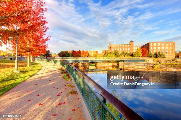 höst i lowell, massachusetts - lowell massachusetts bildbanksfoton och bilder