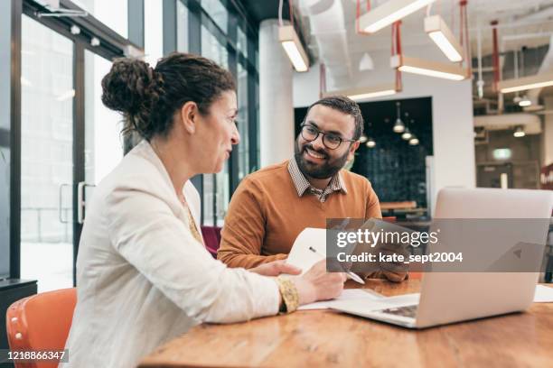 attracting and retaining employees - freelance work photos stock pictures, royalty-free photos & images