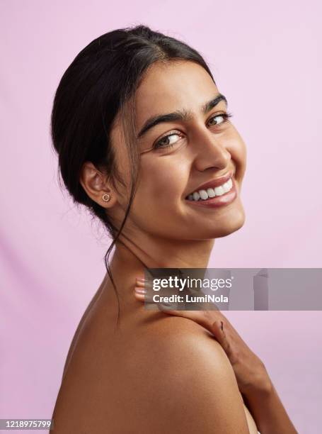 bad skin days are a thing of the past - beautiful indian models stock pictures, royalty-free photos & images