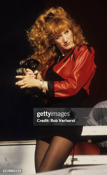 Patti Scialfa performs on stage with Bruce Springsteen and the E... News Photo - Getty Images