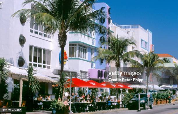 south beach miami art deco - south beach photos et images de collection
