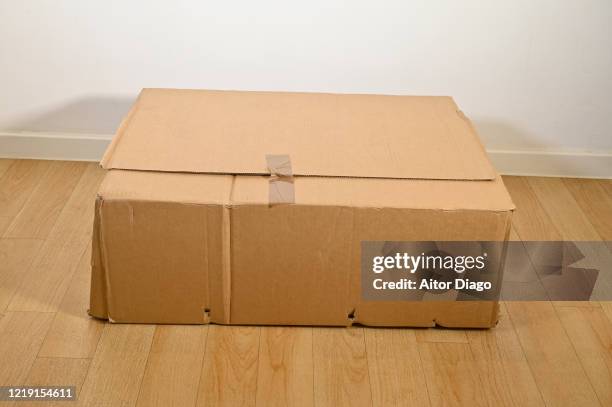 Open Large Box Opening A Large Box Photos and Premium High Res Pictures - Getty Images