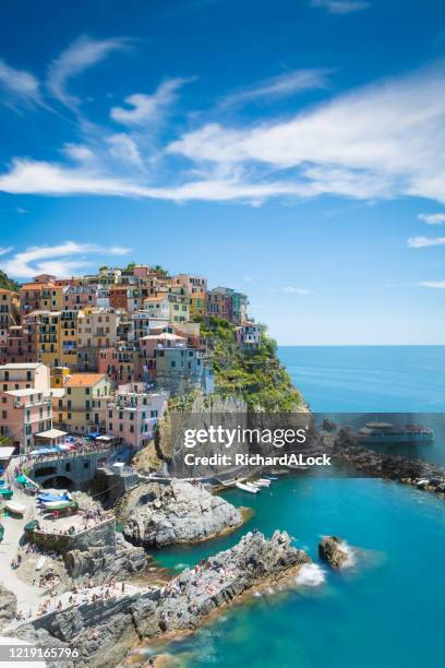 manarola, cinque terre,  italian riviera, italy, - liguria foto e immagini stock