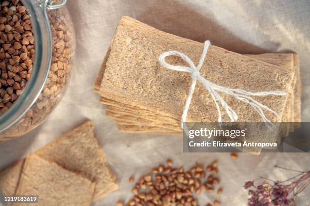 healthy gluten free crackers from buckwheat - knäckebrot stock-fotos und bilder