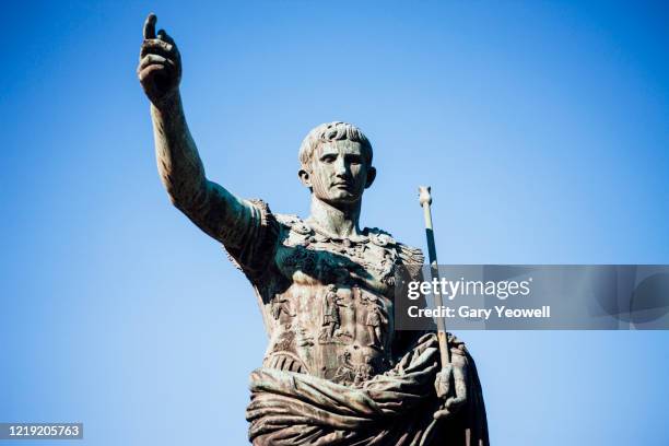 statue in rome - emperor stock-fotos und bilder