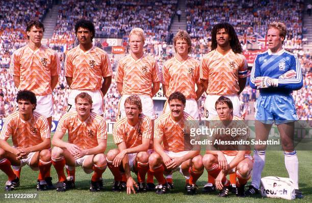 Netherlan team line up Marco Van Basten, Frank Rijkaard, Ronald Koeman, Erwin Koeman, Ruud Gullit,Hans Van Breukelen, Gerald Vanenburg, Jan Wouters,...
