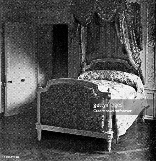 marie antoinette’s bedroom at the chateau de versailles in versailles, france - 19th century - chateau de versailles stock illustrations