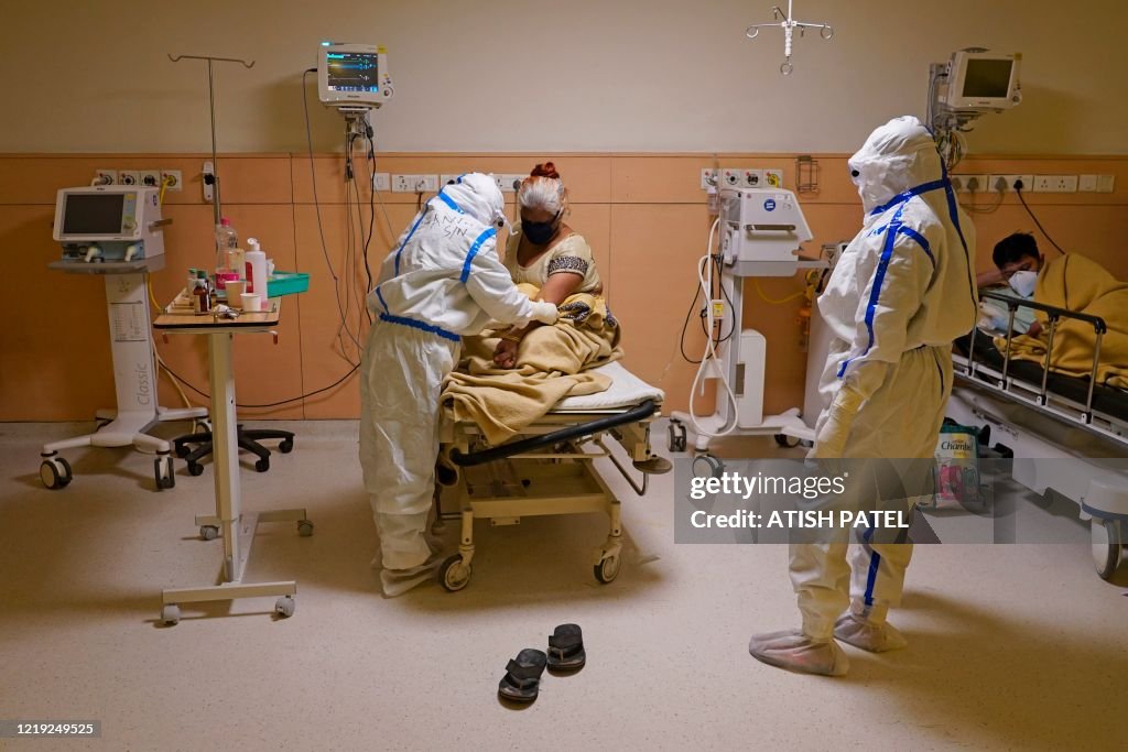 TOPSHOT-INDIA-HEALTH-VIRUS-HOSPITAL