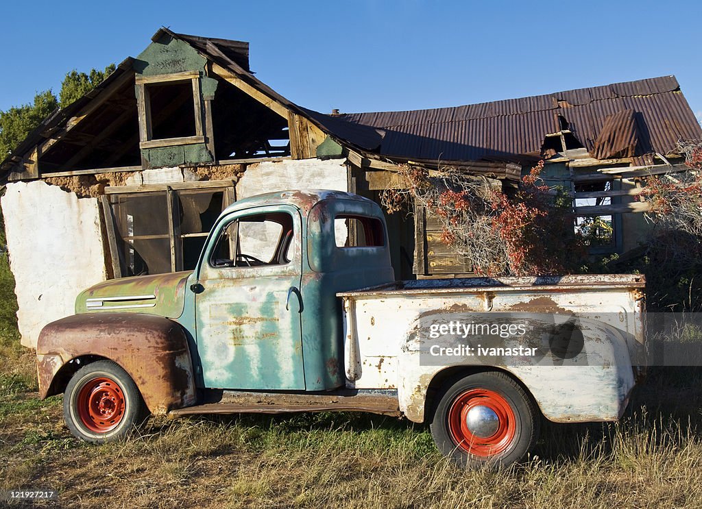 Vintage camión en la Rural región de Nuevo México