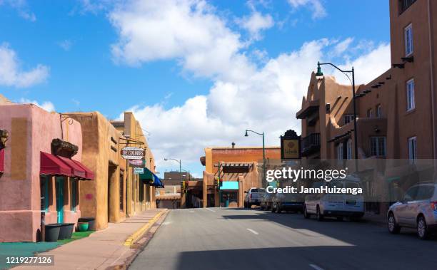 santa fe, nm: lege santa fe trail tijdens pandemie - santa fe stockfoto's en -beelden