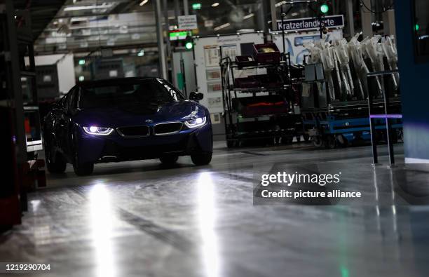 June 2020, Saxony, Leipzig: The last BMW i8 finally rolls off the production line at the BMW plant in Leipzig. Six years after its market launch, the...