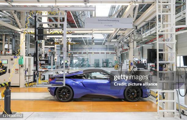 June 2020, Saxony, Leipzig: The last BMW i8 is at the end of the production line at the BMW plant in Leipzig. Six years after its market launch, the...