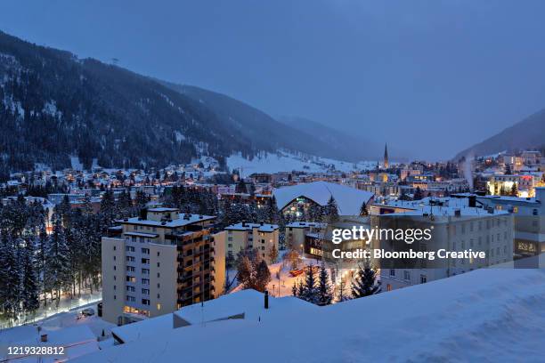 davos in switzerland - davos fotografías e imágenes de stock