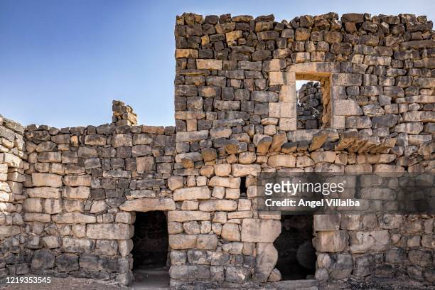 jordan. qasr al azraq castle - qasr al azraq fotografías e imágenes de stock