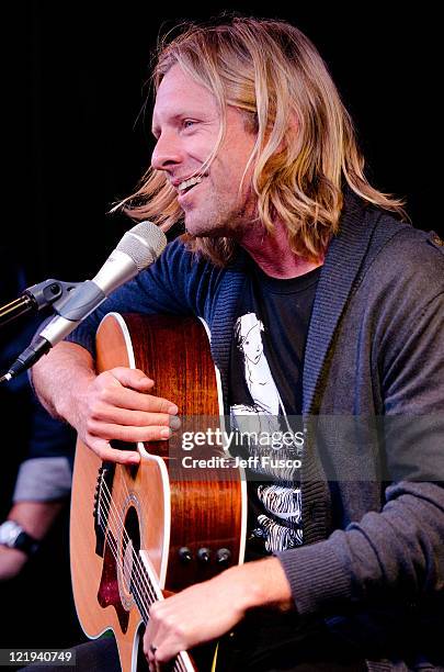 Jon Foreman of Switchfoot performs at the Radio 104.5 Performance Theater on August 23, 2011 in Bala Cynwyd, Pennsylvania.