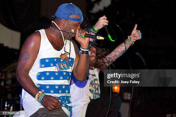 Modson Rapper Mod Sun Rapper Photos and Premium High Res Pictures - Getty Images