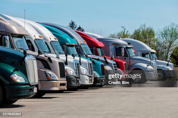 trucks parked at truck stop, missouri, usa - fleet of vehicles stock pictures, royalty-free photos & images