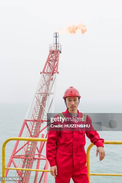 Offshore Operations Engineer 433 Offshore Drilling Engineer Stock Photos, High-Res Pictures, and ...