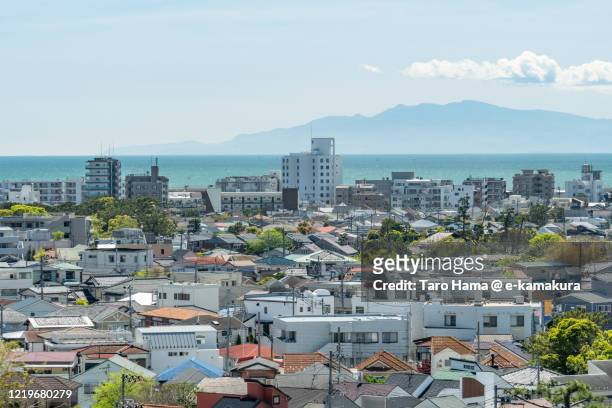residential district by the sea in kanagawa prefecture of japan - kanagawa stockfoto's en -beelden