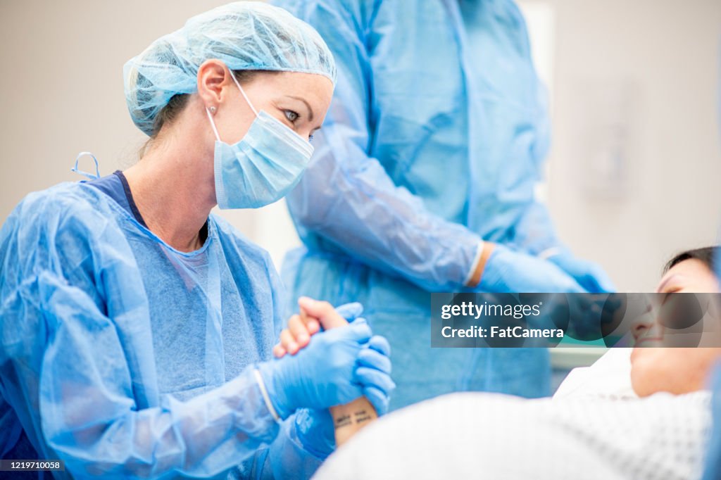 Cirurgiões em um hospital