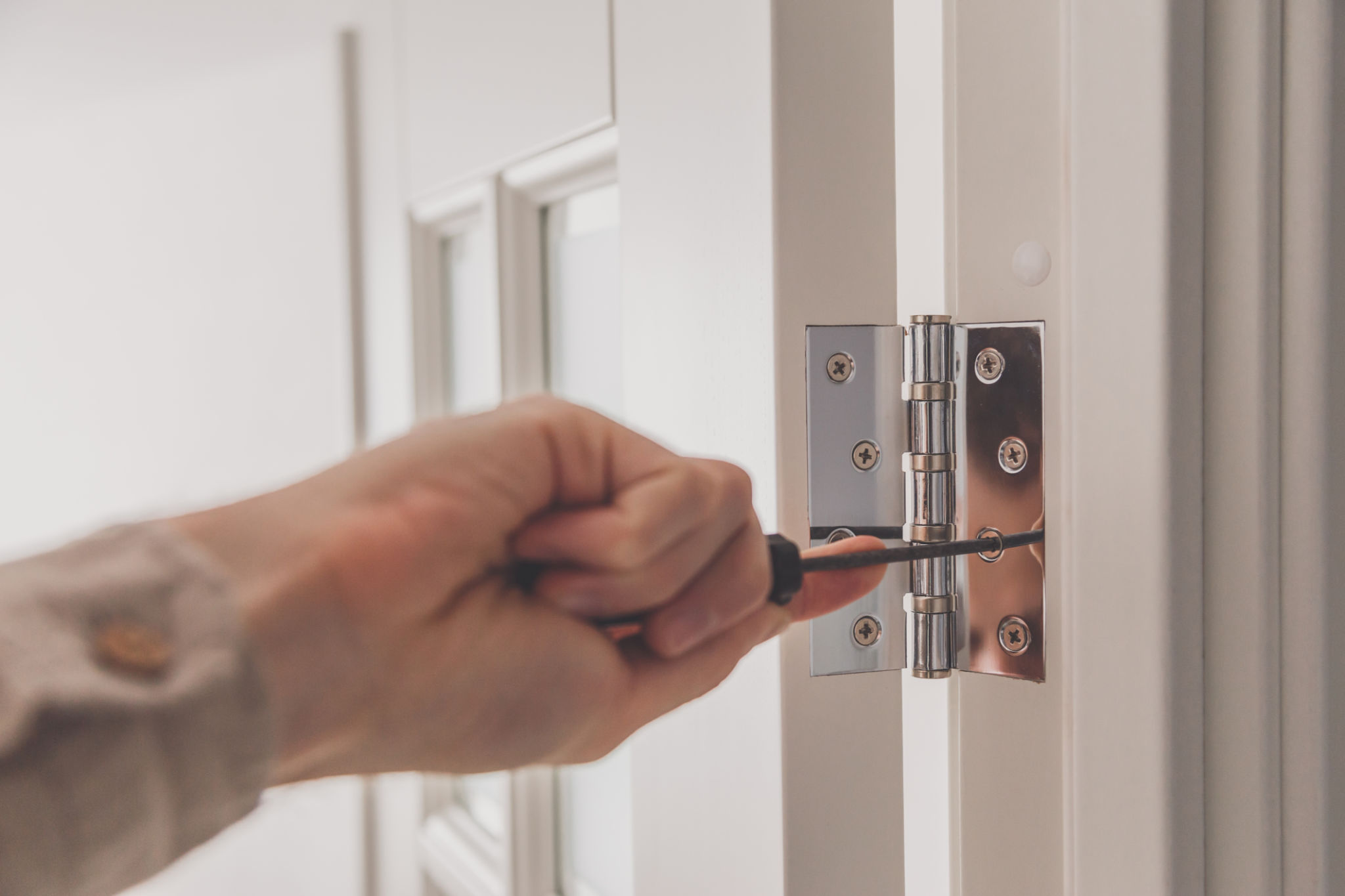 door hinges installation