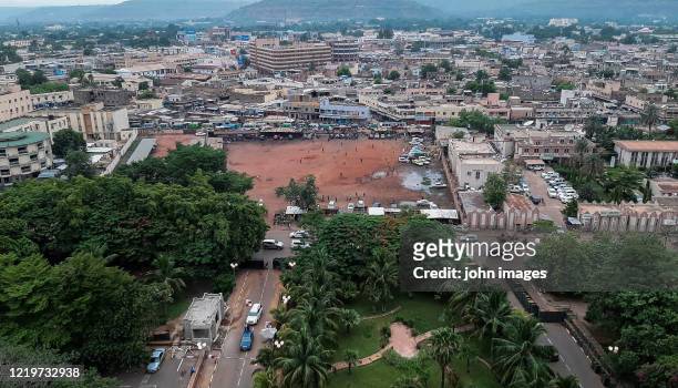 view of the city of bamako and its large market - bamako stock pictures, royalty-free photos & images