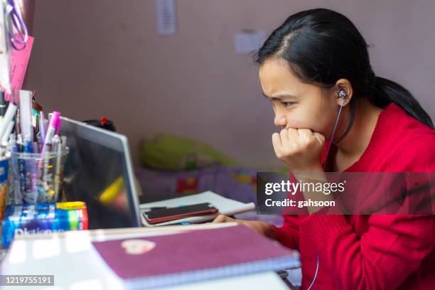 Asia Child Study Photos and Premium High Res Pictures - Getty Images