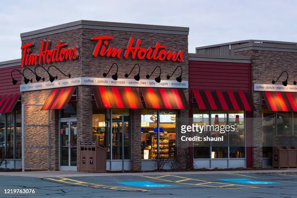 tim hortons restaurant - tim hortons stock pictures, royalty-free photos & images