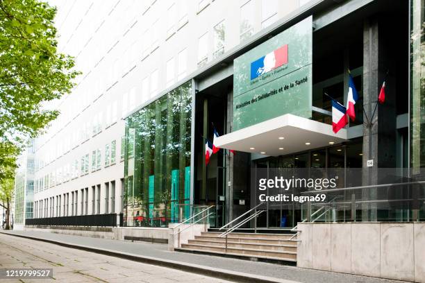 paris : ministry of health and empty streets during pandemic covid 19 in europe. - government minister stock pictures, royalty-free photos & images