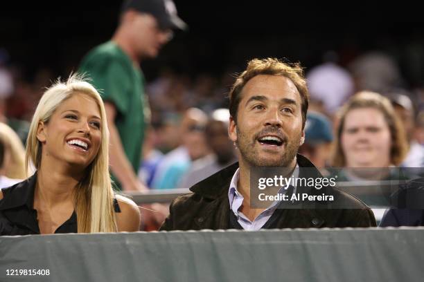 Jeremy Piven attends the New York Jets vs Philadelphia Eagles game at The Meadowlands on September 3, 2009 in East Rutherford, New Jersey.