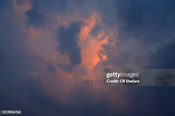dense cloud before heavy rainfall - strong wind stock pictures, royalty-free photos & images