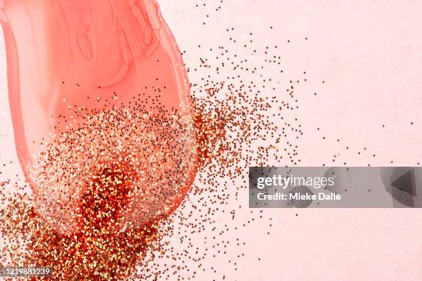 detailfoto textuur van nagellak en glitters - textuur imagens e fotografias de stock