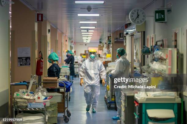 Medical staff inside the reanimation ward in the Bellaria Hospital in Bologna, where positive Covid-19 patients are assisted on April 20, 2020 in...