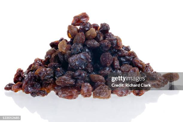 pile of raisins - rosine stock-fotos und bilder
