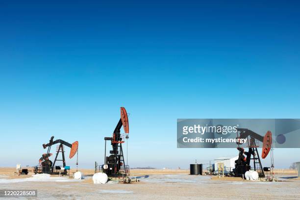 north american  oil - oil geology stock pictures, royalty-free photos & images