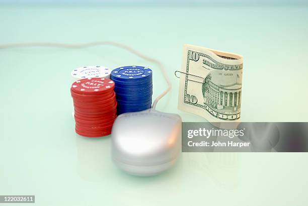 internet-gambling.jpg?s=612x612&w=gi&k=20&c=MFZwtJa3DlgqMVYUC5Mwqjj4f0gld6cF0OljuQf3Llg=