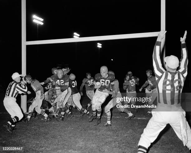 Game In 1950 2,618 1950s Nfl Stock Photos, High-Res Pictures, and Images - Getty Images