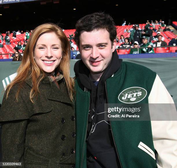 Diane Neal and Eddie Kaye Thomas attend the New York Jets vs the Oakland Raiders game at the Meadowlands , on December 31, 2006 in East Rutherford,...