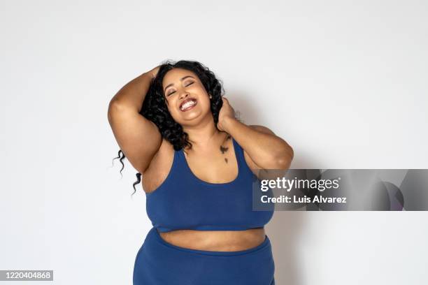 portrait of a plump woman in lingerie - body positive 個照片及圖片檔