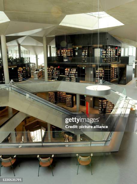 1,370 Library Atrium Stock Photos, High-Res Pictures, and Images ...