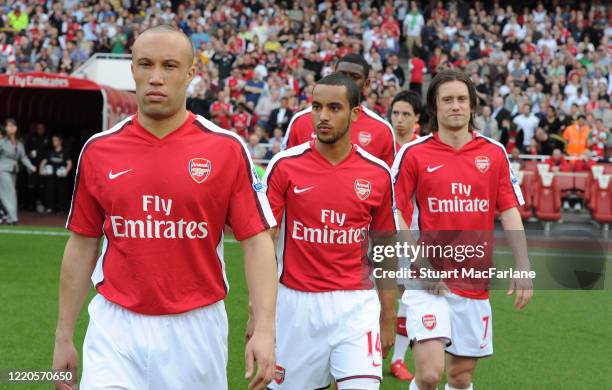 Mikel Silvestre, Theo Walcott and Tomas Rosicky of Arsenal before the match between Arsenal and Manchester City on April 24, 2010 in London, England.