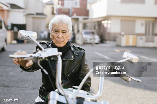 porträtt av senior moto enthusiast - old motorcycles bildbanksfoton och bilder
