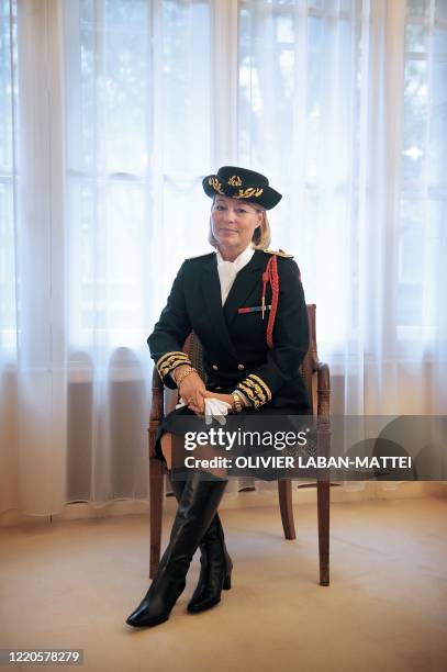 Martine Monteil, la nouvelle secrétaire générale de la zone de défense de Paris, pose, le 25 septembre 2008, dans son bureau de la Préfecture de...