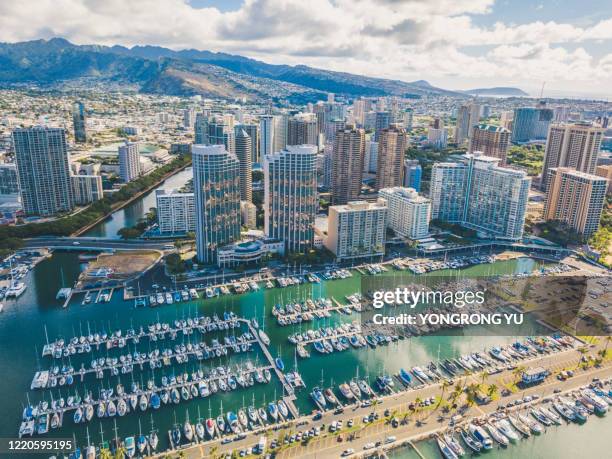 aerial view of honolulu beach - honolulú fotografías e imágenes de stock