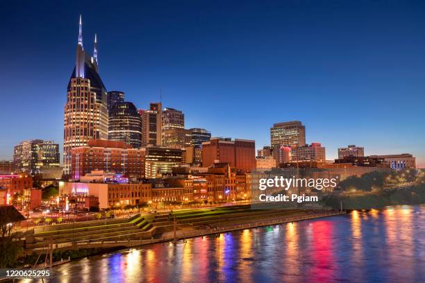 nashville tennessee usa downtown city skyline - nashville imagens e fotografias de stock