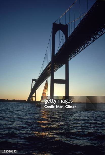 newport bridge at dusk, rhode island - rhode island bridge stock pictures, royalty-free photos & images
